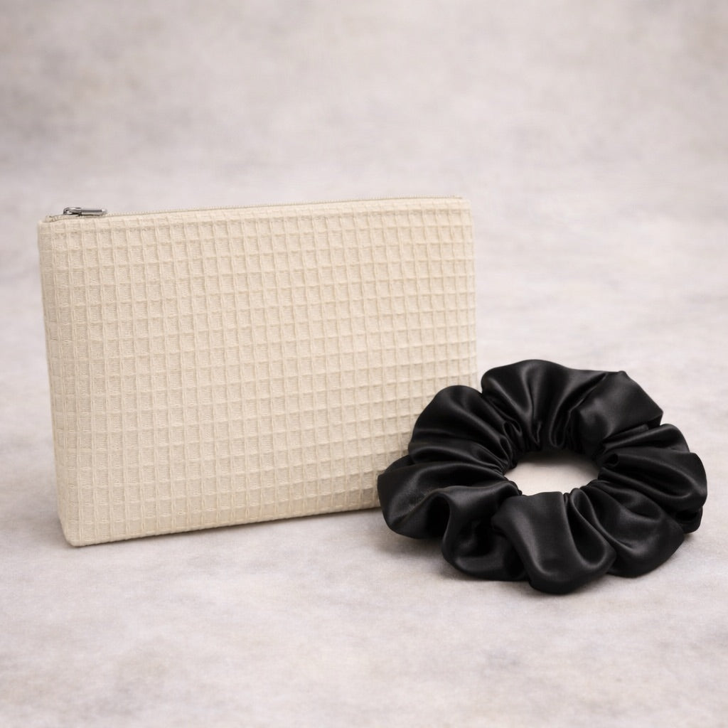 Pack Self Care Mini · Neceser waffle + Scrunchie satén